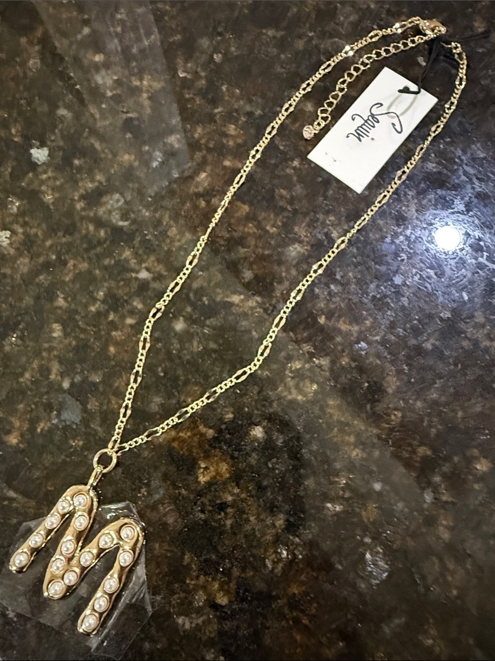 Sequin Jewelry Gold-Tone Pearl Initial "M"
Pendant Necklace From Anthropologies🔥 - Picture 7 of 16